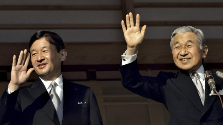 Il principe Naruhito e l'attuale imperatore Akihito